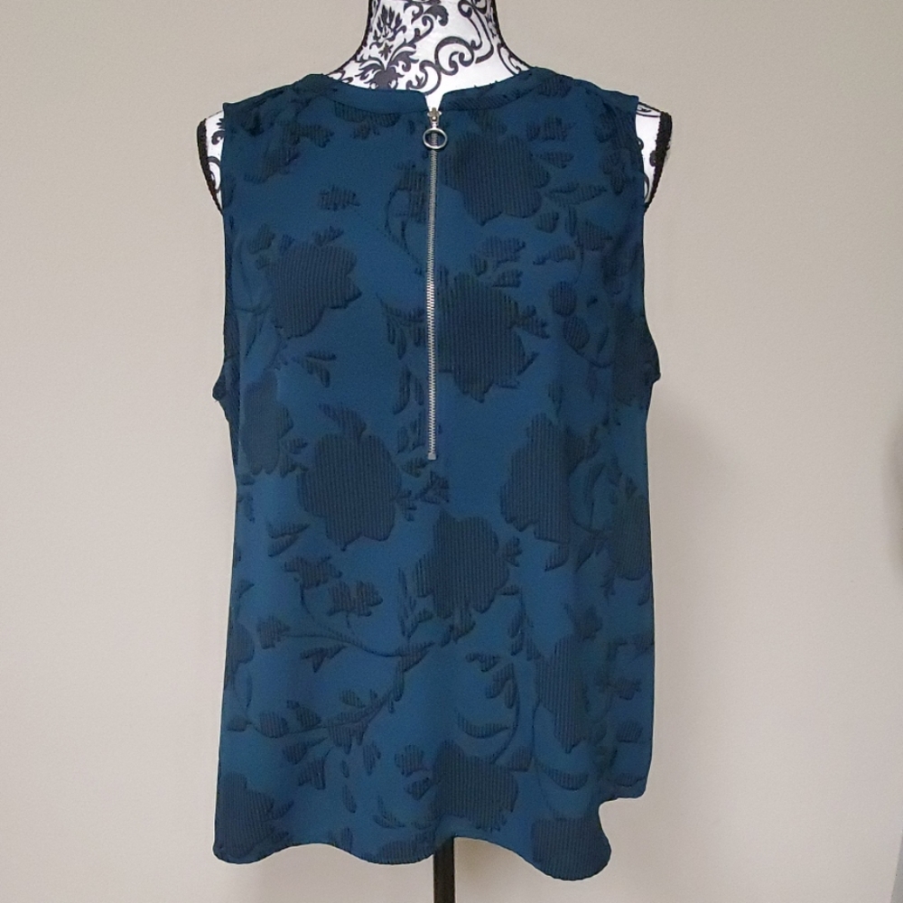APT. 9 Sleeveless shirt